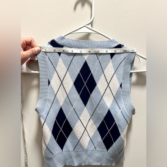 Garage Argyle Cropped Sweater Vest - Picture 4 of 5